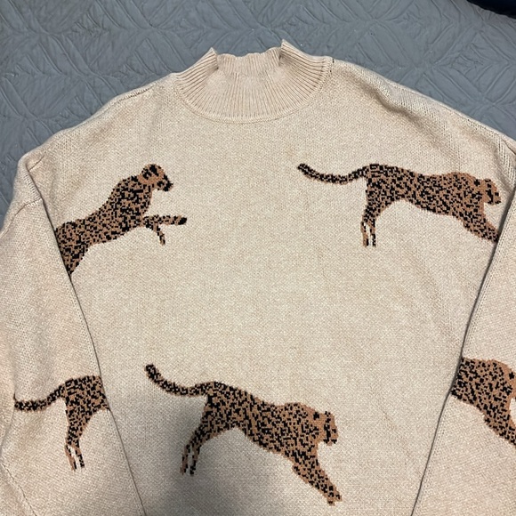 Cheetah Print Tan Sweater M - Picture 4 of 8
